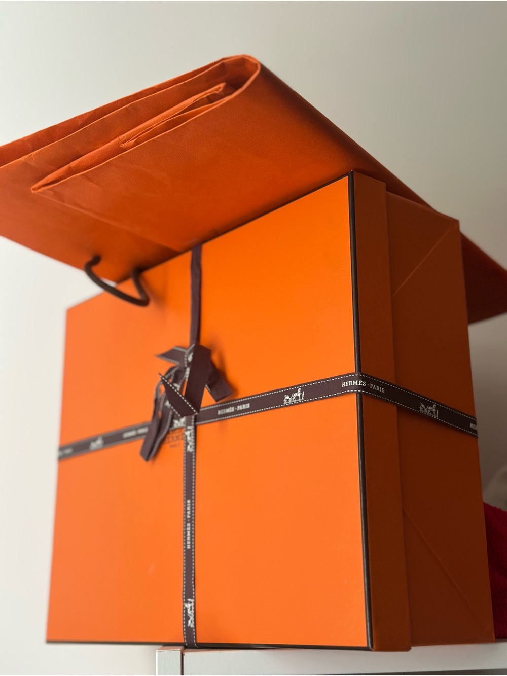 Authentic Hermès Gift Box Set w/ Shopping Bag, Ribbon & Tissue Paper Large Box.